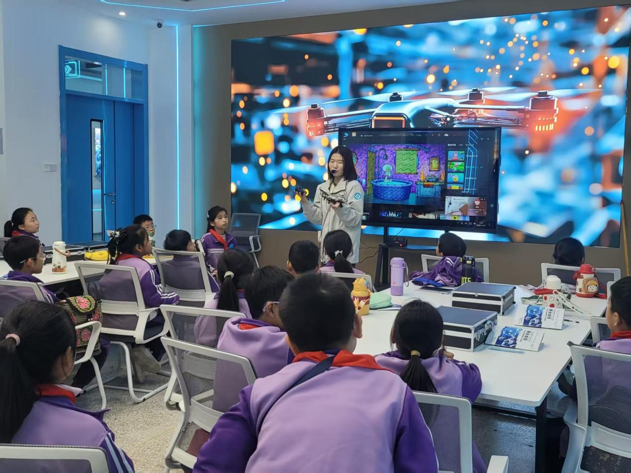 02181223yq71.jpg 02181223yq71.jpg